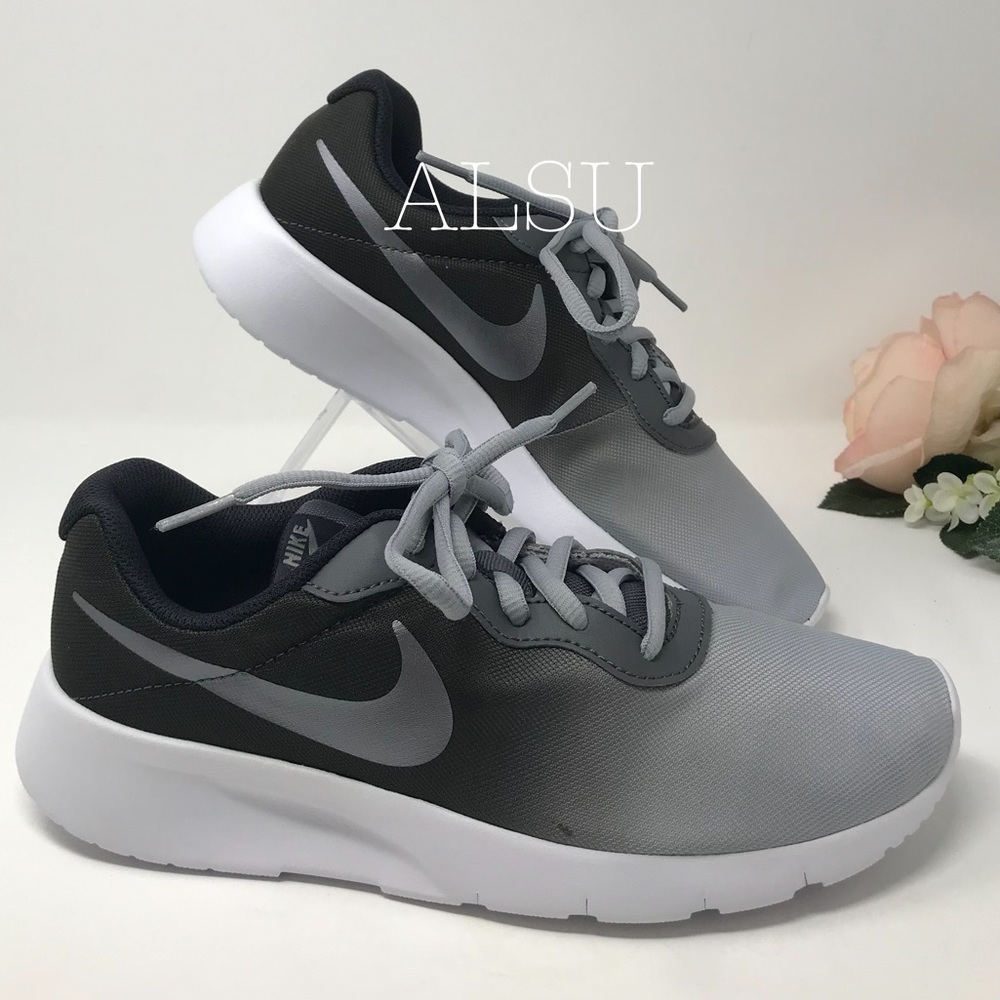 NWT Nike Tanjun Print GS Oil Grey W AUTHENTIC - Picture 2 of 8